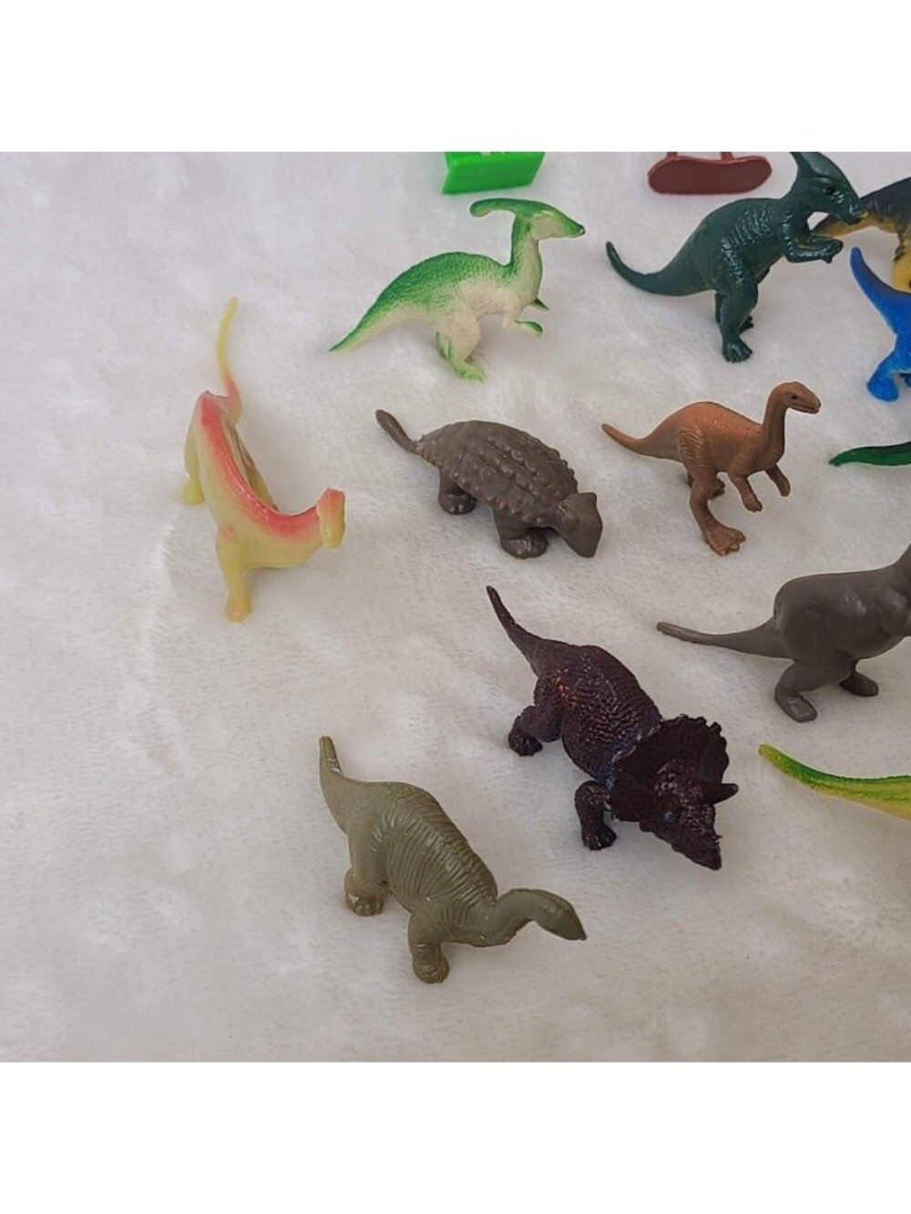 21 Pc Mini Dinosaur Figure Lot T Rex Triceratops Tree Soldier Toys - Picture 6 of 11